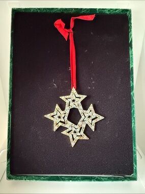 Suzanne Somers Sparkly Star brooch or ornament w/Green Marble Storage Box